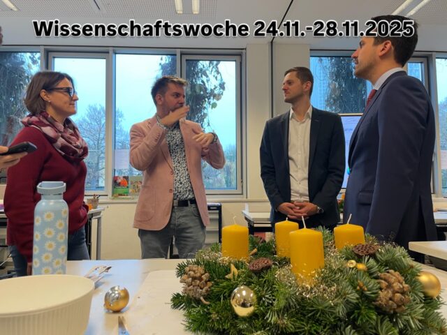 Hoher Besuch an unserer Berufsschule für Gartenbau und Floristik! 🌿
Im Rahmen der Wissenschaftswochen durften wir Herrn Bildungsminister Christoph Wiederkehr, MA begrüßen. Gemeinsam mit Bildungsdirektorin Elisabeth Fuchs, MEd., Vertreterinnen und Vertretern der Bildungsdirektion, der Stadt Wien und der Wirtschaft (Innung) konnten wir spannende Einblicke in die Ausbildung und Projekte unserer Schülerinnen und Schüler geben.
Ein inspirierender Austausch über die Zukunft der Berufsbildung und die Bedeutung von Wissenschaft in der grünen Branche! 🌱✨ #zukunftgestalten #gartenbau #floristik #wissenschaft #berufsschule #bildungsdirektionwien